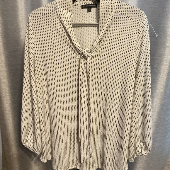 Adrianna Papell 🤍 Polka Dot Tie-Front Blouse – Light & Lovely Size M - Picture 1 of 8